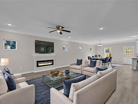 4th image of 1454 Picadilly St
