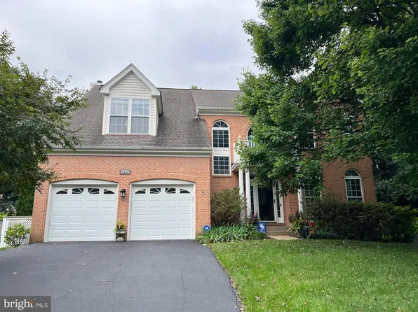 8929 Mountain Ash Dr, Springfield, VA 22153
