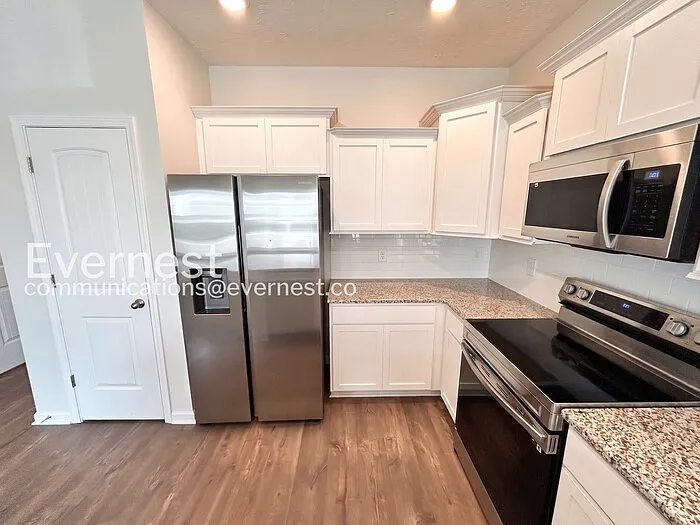 212 Ansley Way — Photo 6