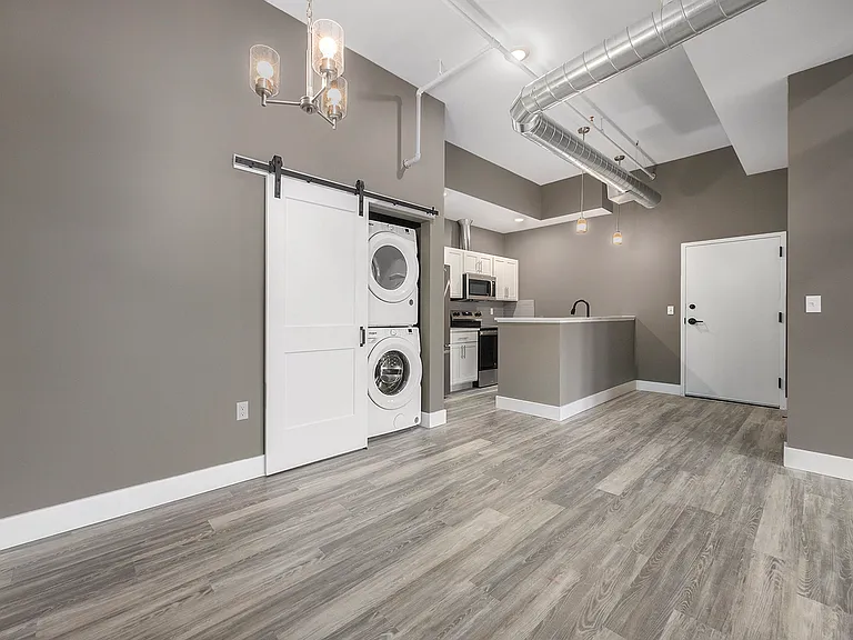 137 E Main Ave — Photo 9