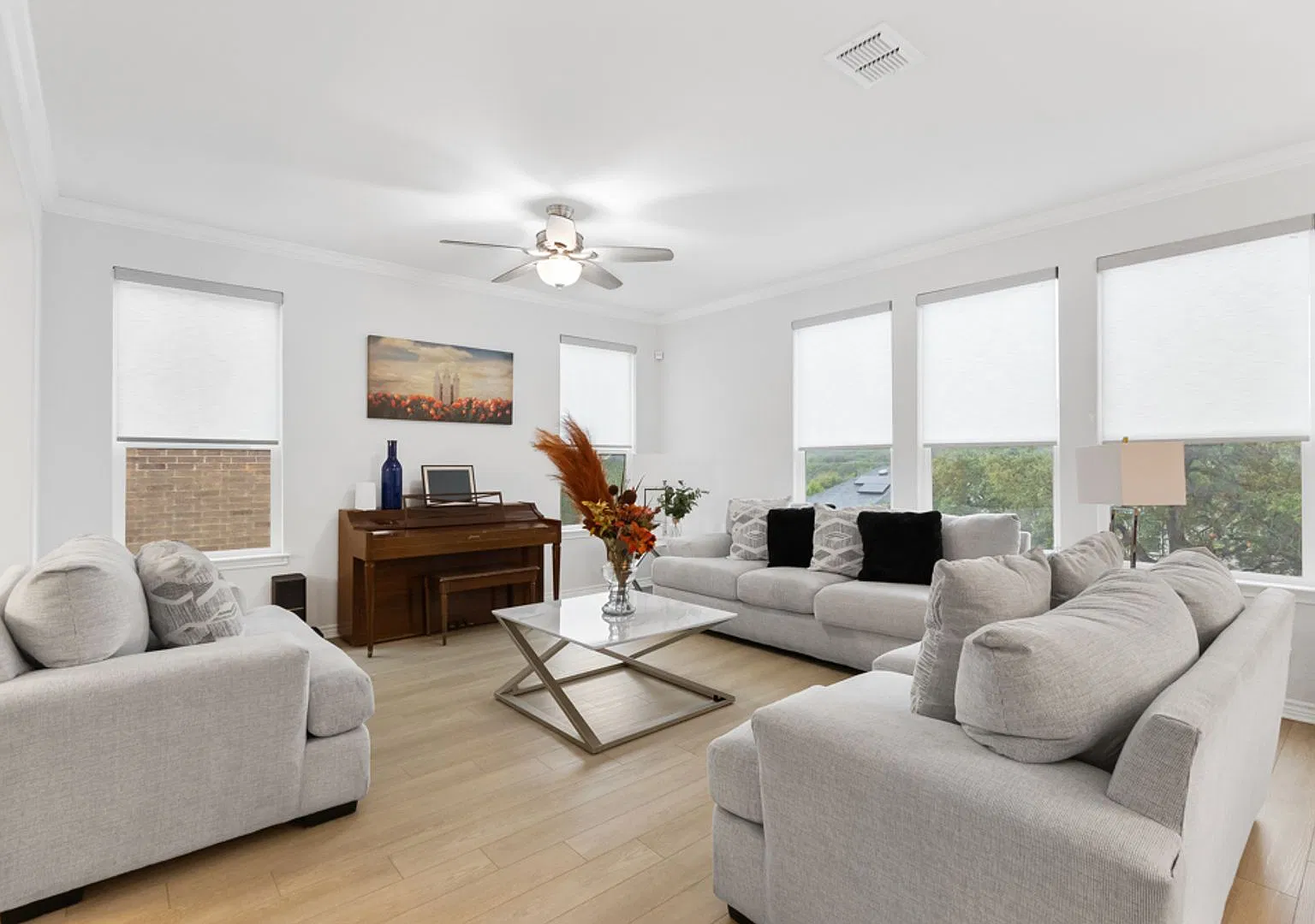 3 Brdroom / 2.5 Bath in The Ridge at Bandera subdivision — Photo 4