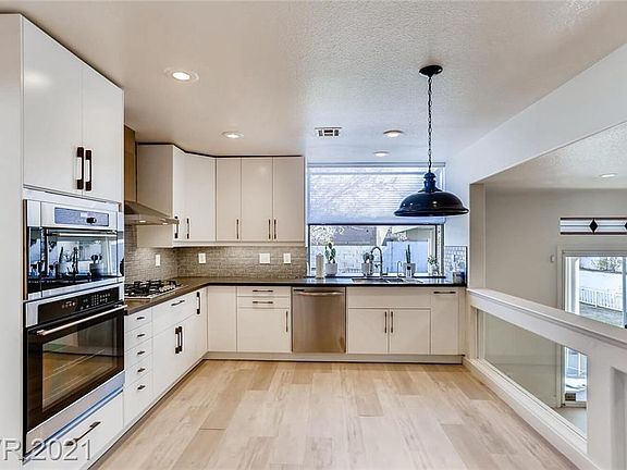 3rd image of 2200 Stone Pine Ct