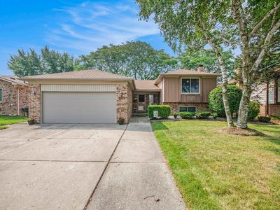 13746 Canterbury Dr, Sterling Heights, MI, 48312