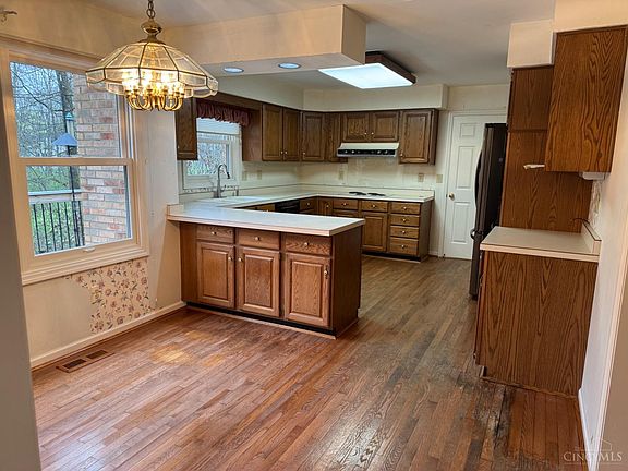 2nd image of 5955 Creekview Dr