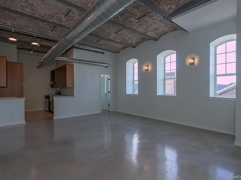 22 Cottage St #3B — Photo 3