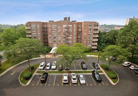5th image of 23-45 Bell Blvd #6-E