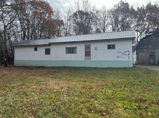 29 Henderson Ln, Milford, ME 04461