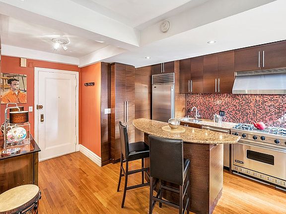 5th image of 319 E 50th St APT 9E