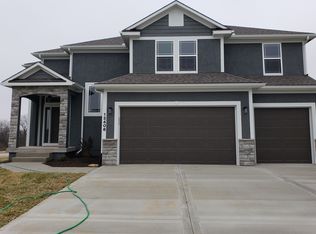12406 Bent Oak Cir, Peculiar, MO 64078