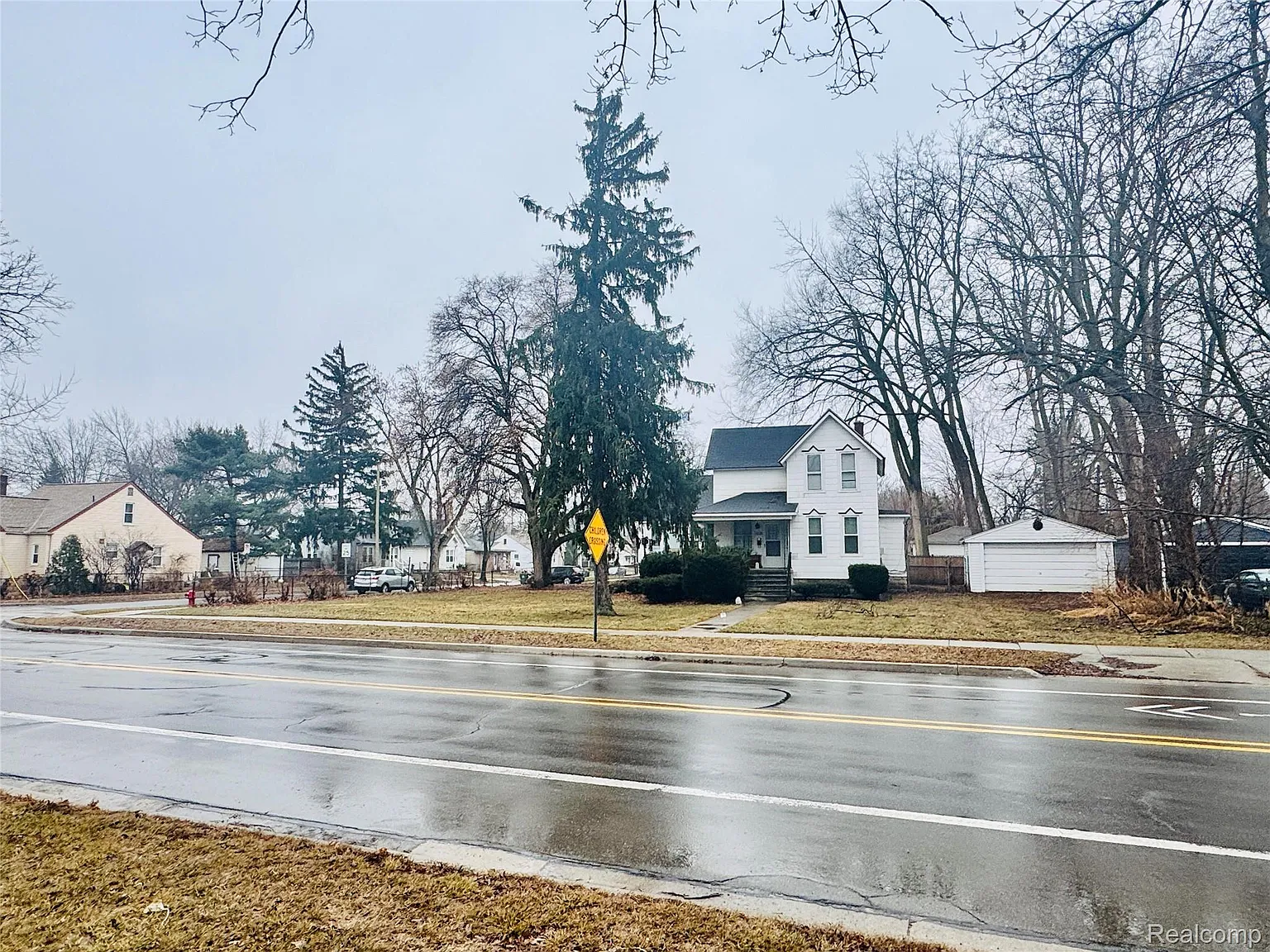 1418 E Lincoln Ave photo 1