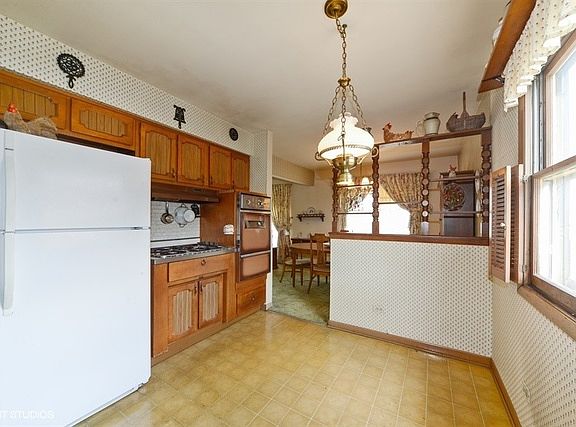 5th image of 9948 Eden Dr