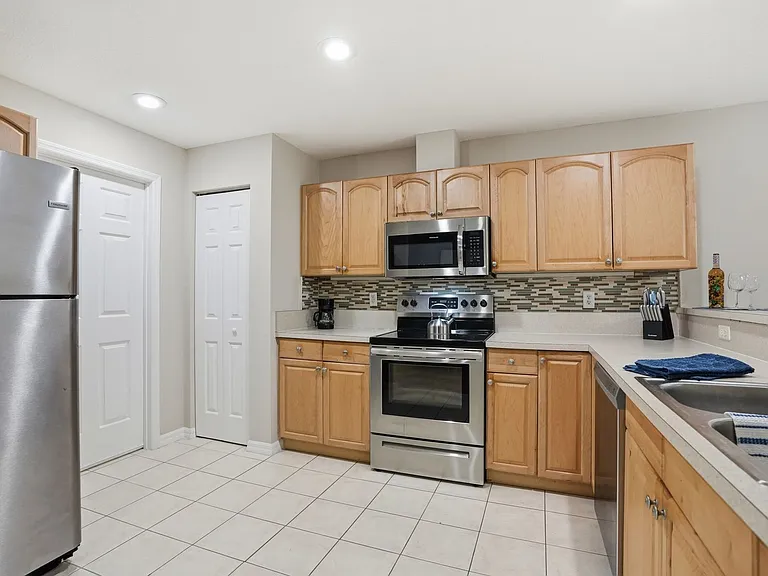 5356 W Oak Park Blvd — Photo 4