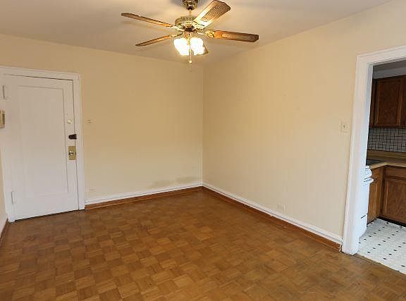 4th image of 711 W Belmont Ave APT 201