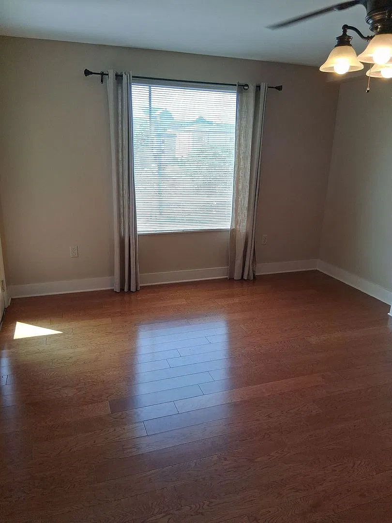Lake Plaza Condominiums Unit #802: 3bed/2bath Available FALL 2027 - Move in 8/11/27! $3800/month ... — Photo 4
