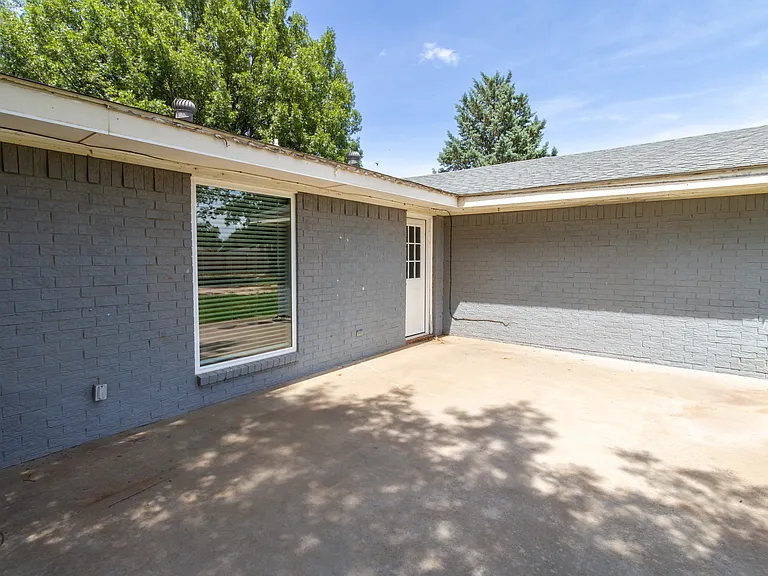 1214 Sycamore Dr — Photo 28