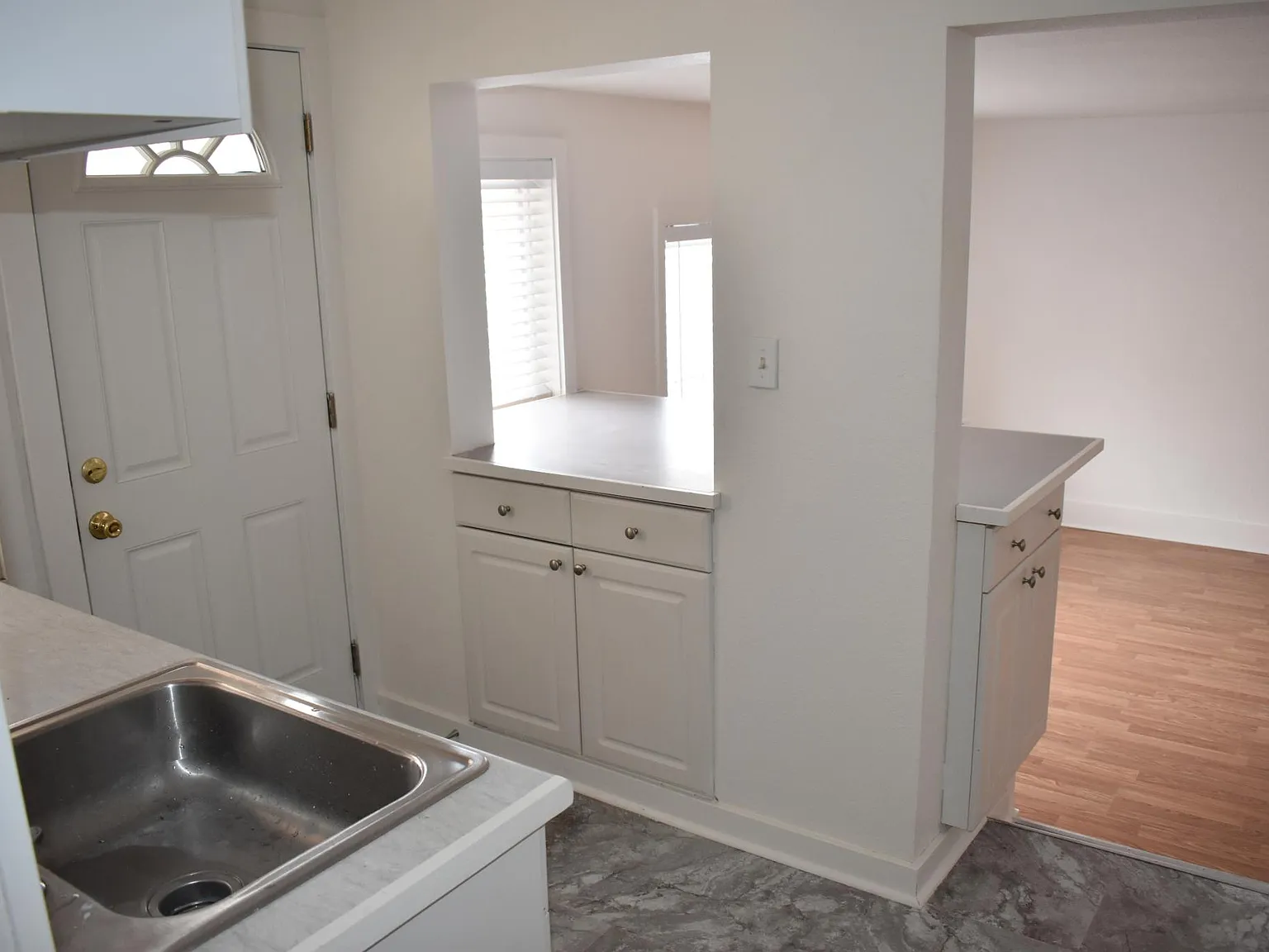 3 bed, 1177 sqft, $2,250 — Photo 4