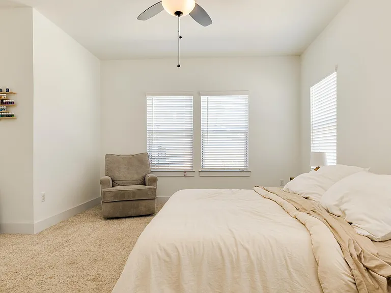 8801 Looksee Ln — Photo 13