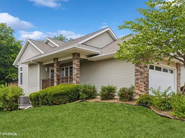 1417 Ranier Dr, Iowa City, IA 52246