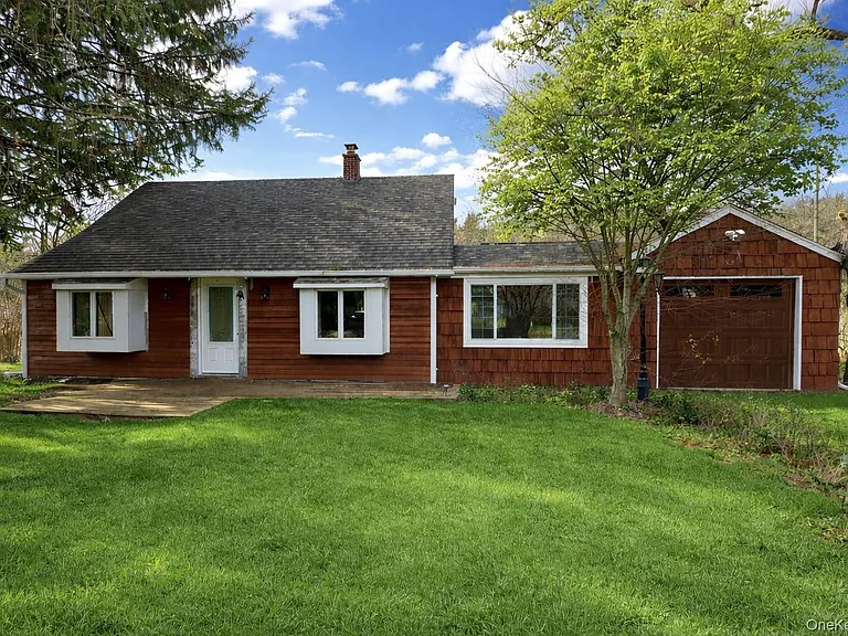 24 Lindner Pl — Photo 1