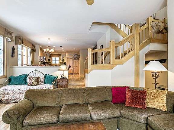 4th image of 93 Highlands Ln #20