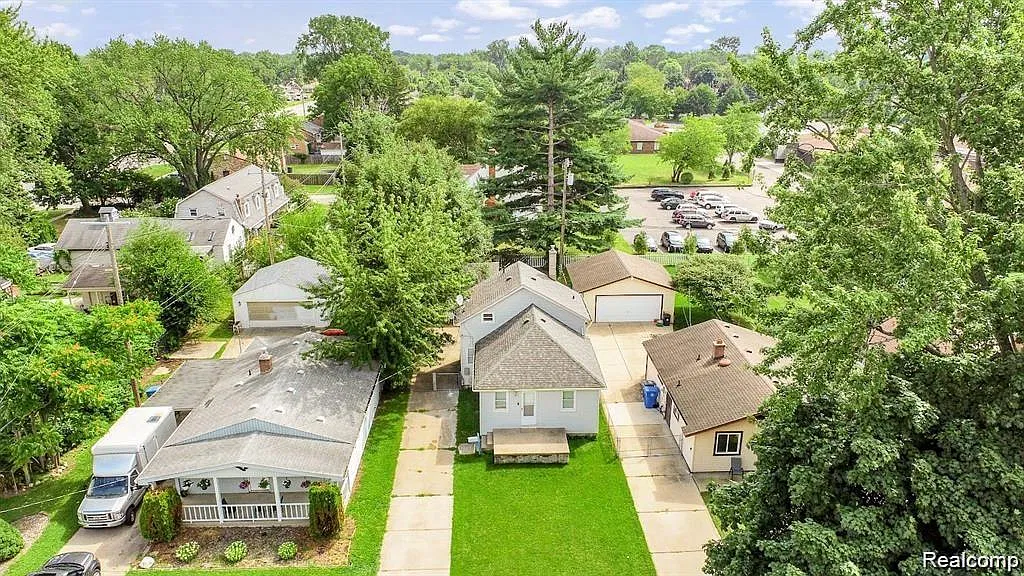 2 bed, 1000 sqft, $1,600 — Photo 2