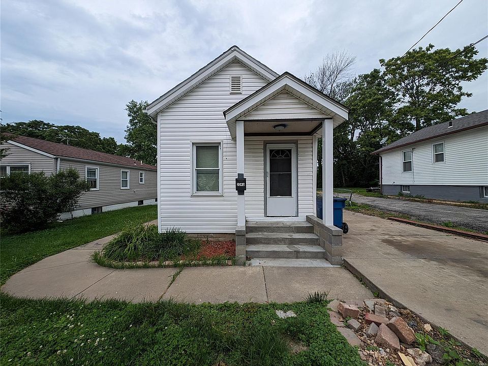 1st image of 2343 Burns Ave