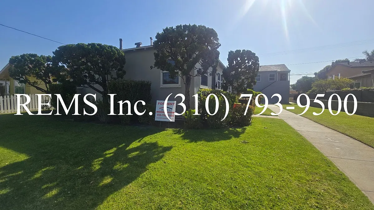 Building Photo - 936 S Oak St #2