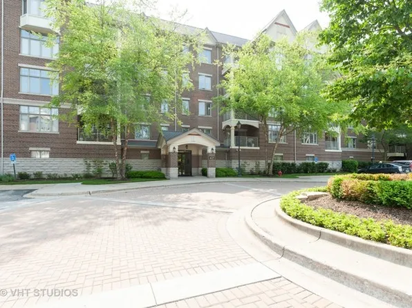 425 Village Grn Unit 306, Lincolnshire, IL 60069