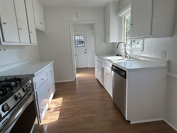 2nd image of 1324 N Chaffey Ct