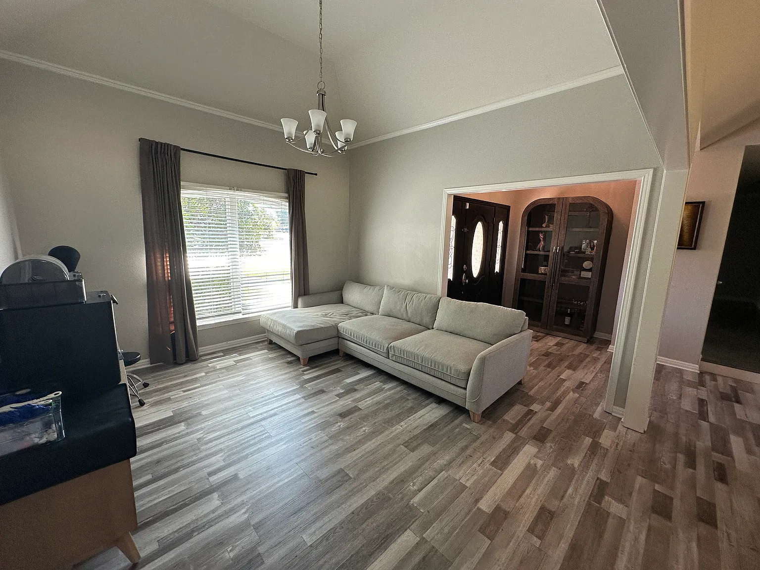 3 bed, 2868 sqft, $3,300 — Photo 4