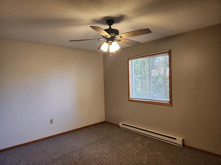 410-12 Twin Oak Dr #14 — Photo 7