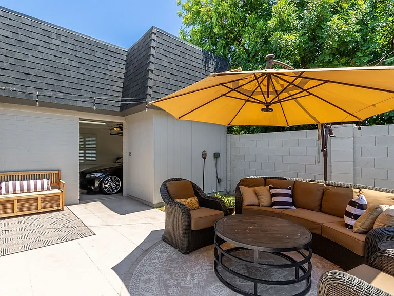 3160 E Hazelwood St — Photo 21