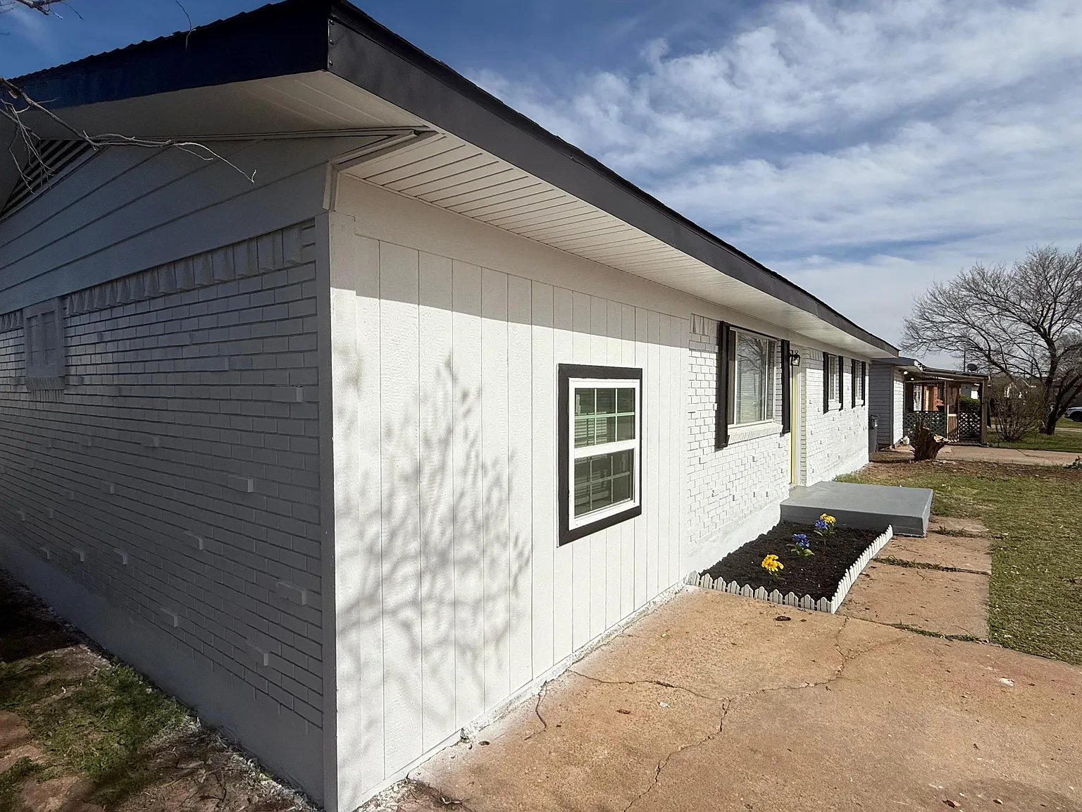 4 bed, 1.5 bath, 1100 sqft, $1,100 — Photo 2