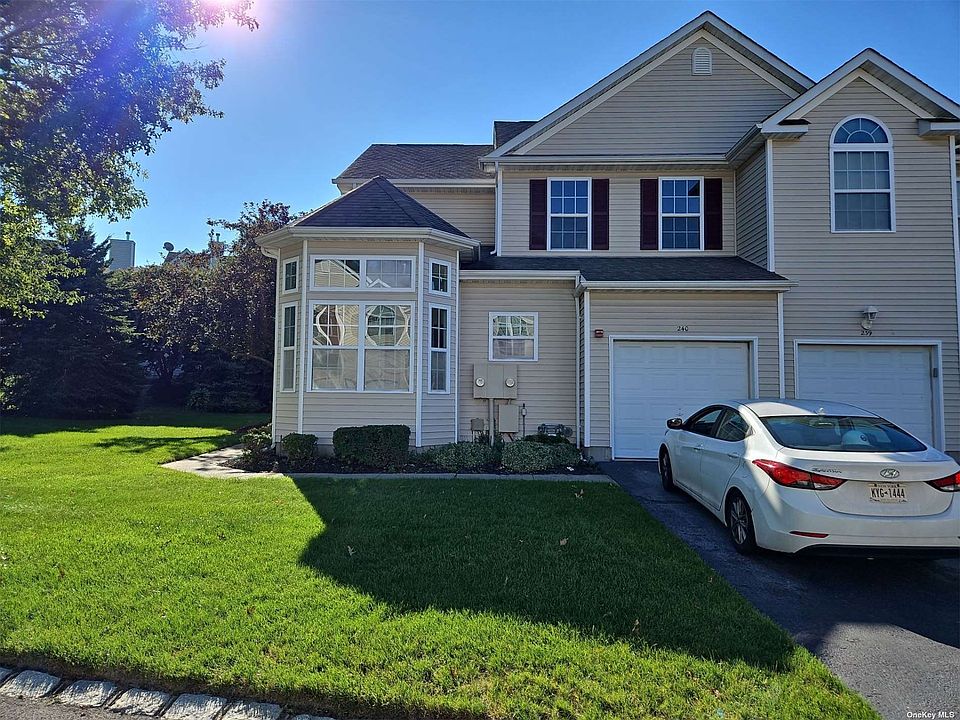 Country Pointe At Coram 240 Kettles Ln Medford NY Zillow