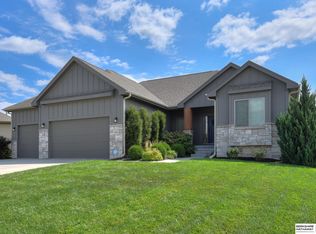 20601 Ames Ave, Elkhorn, NE 68022