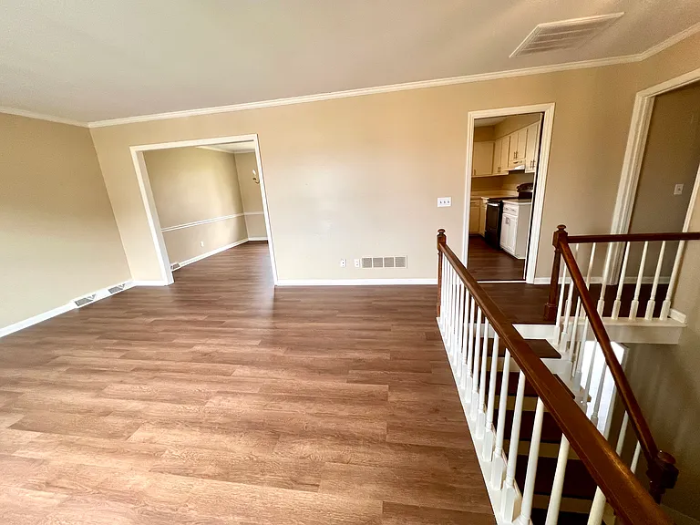 600 Brooks Rd — Photo 5
