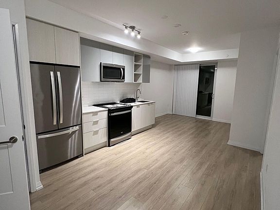 3rd image of 50 Dunfield Ave #614