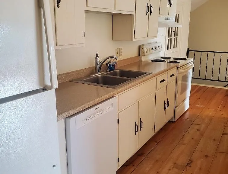 The Stacy House - 301 — Photo 10