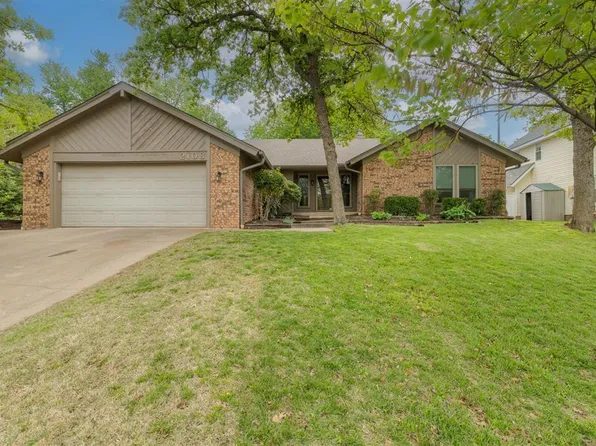 2108 Raintree Rd, Edmond, OK 73013