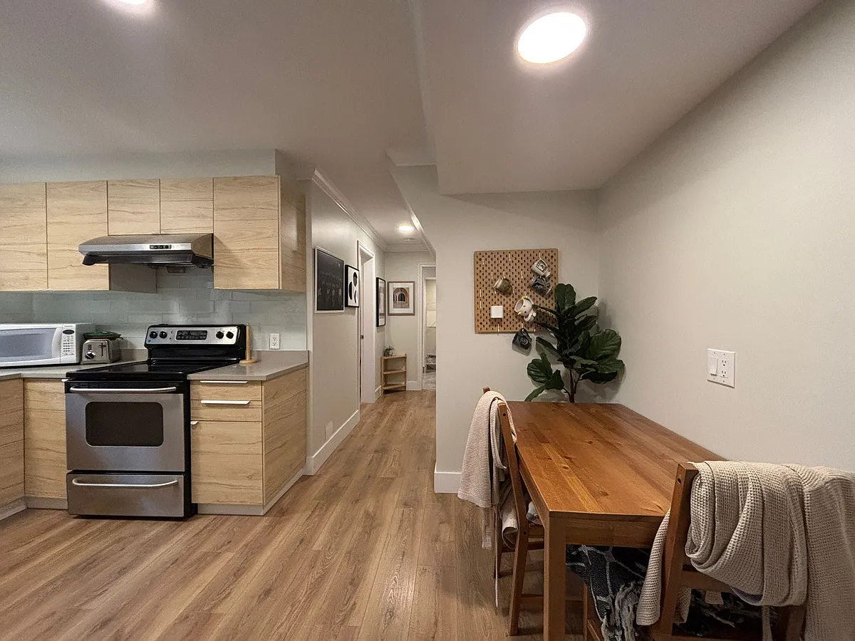 Building Photo - 10251 Cornerbrook Cres #BASEMENT