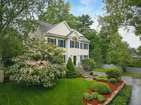 56 Peace St, Billerica, MA 01821