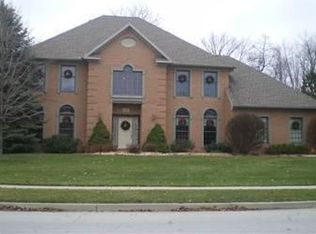 965 Stonehenge Dr, Tipp City, OH 45371