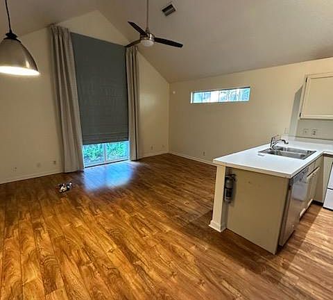 2nd image of 111 Palmetto St