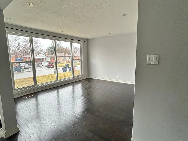 7 Strode Dr — Photo 2