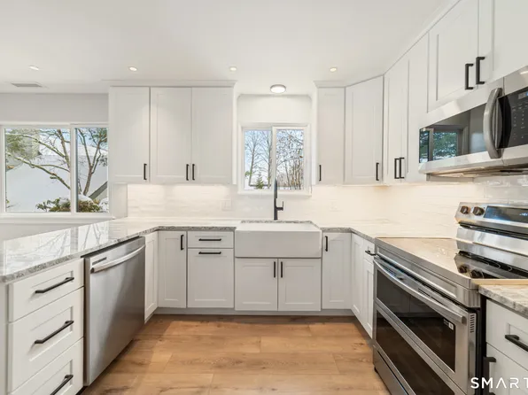 919 Heritage Village #B, Southbury, CT 06488