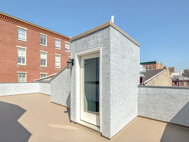 13 Bank St — Photo 12