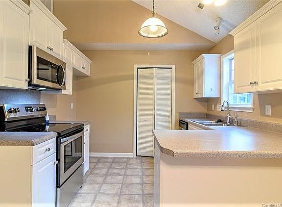 5th image of 2051 Mallard Creek Dr #115