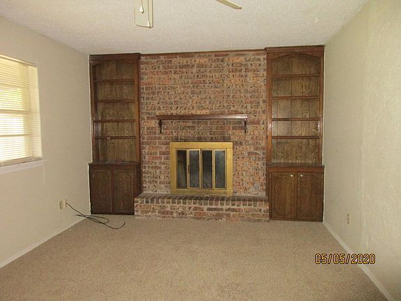 3rd image of 318 NW 63rd St