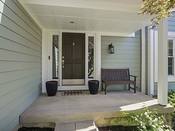 4th image of 3818 Sherbrooke Dr