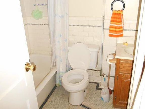 5th image of 222 Essex St #24